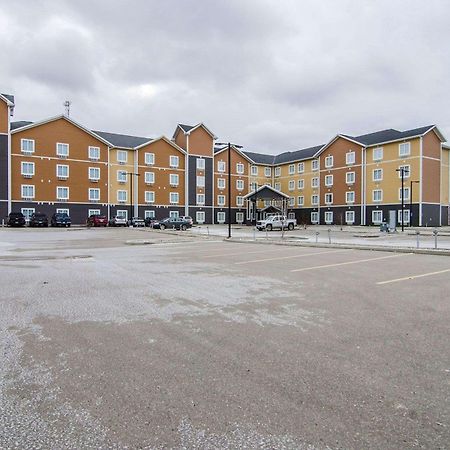 Quality Inn & Suites Estevan Esterno foto