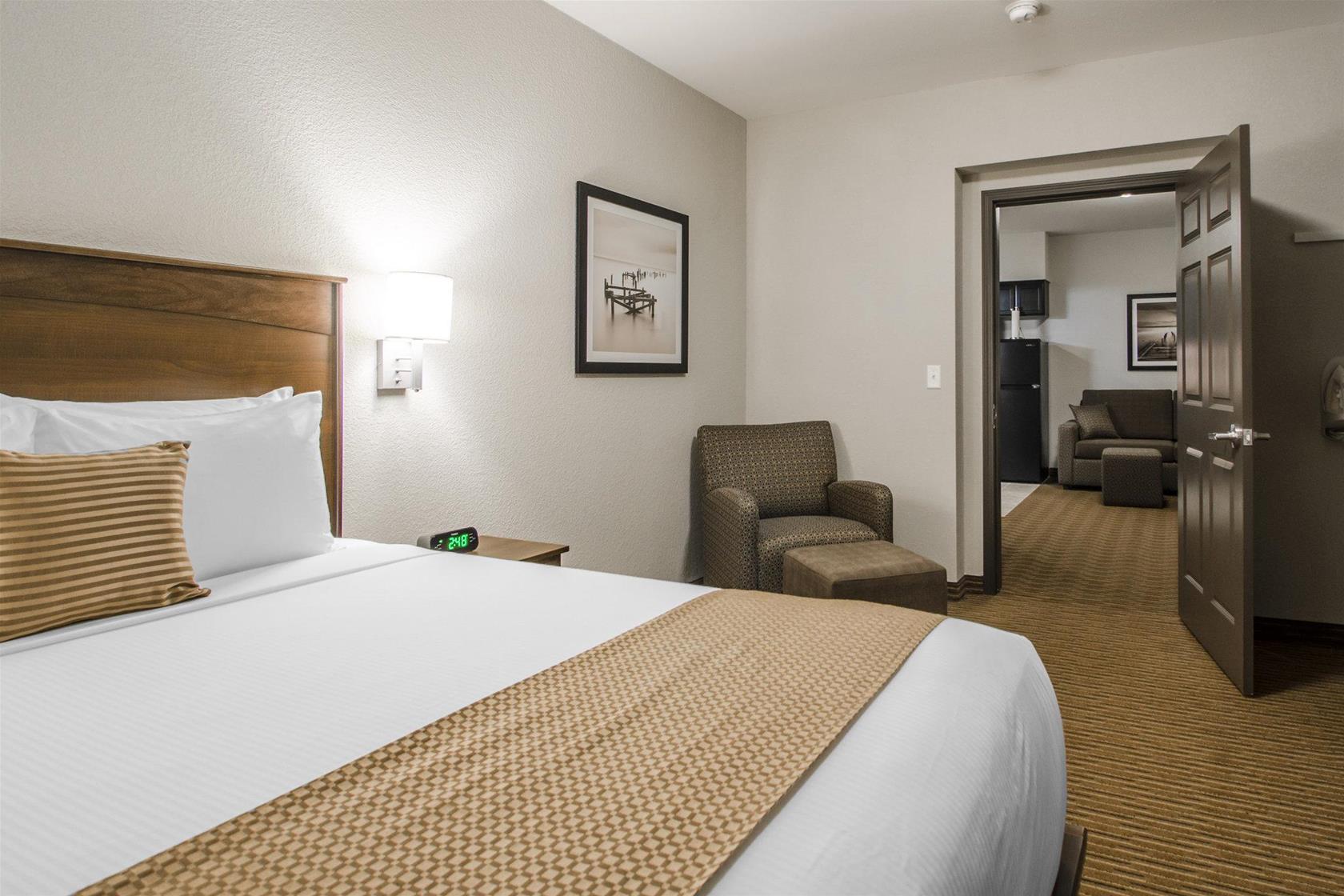 Quality Inn & Suites Estevan Esterno foto