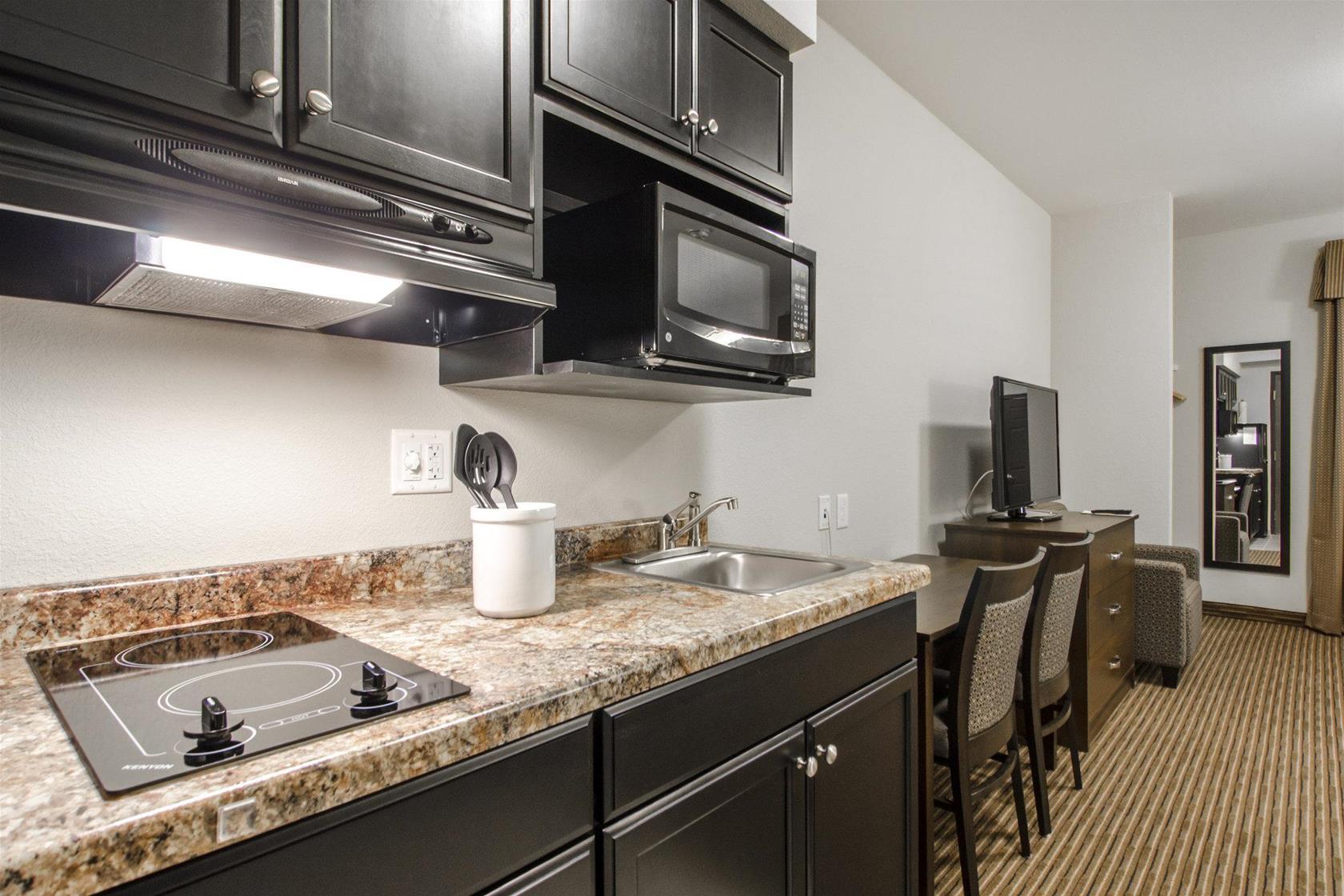 Quality Inn & Suites Estevan Esterno foto