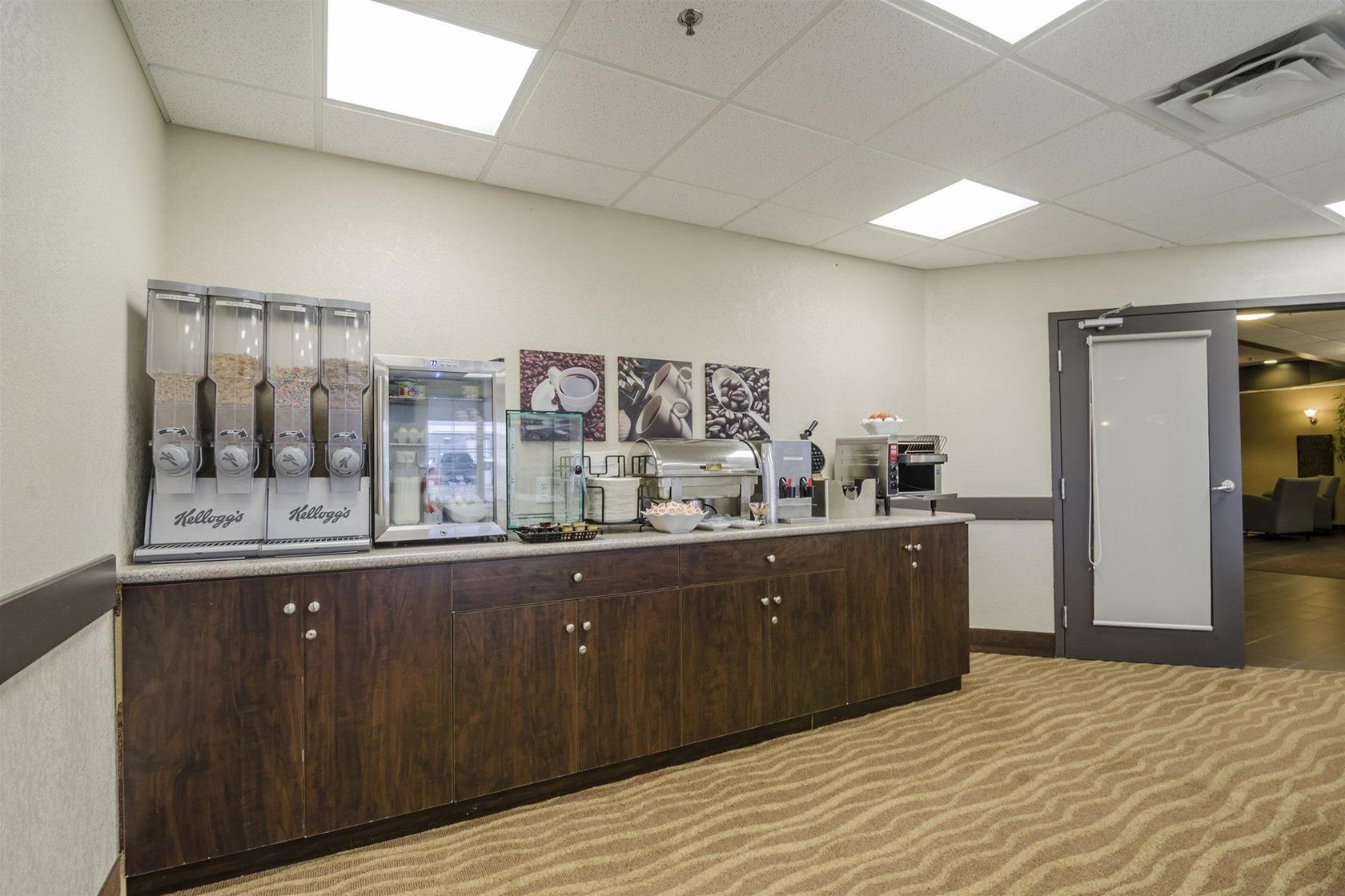 Quality Inn & Suites Estevan Esterno foto