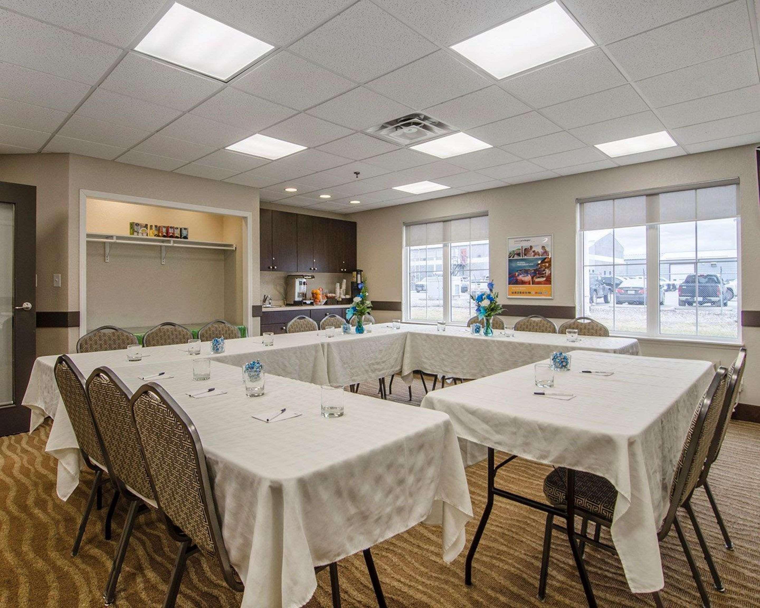 Quality Inn & Suites Estevan Esterno foto