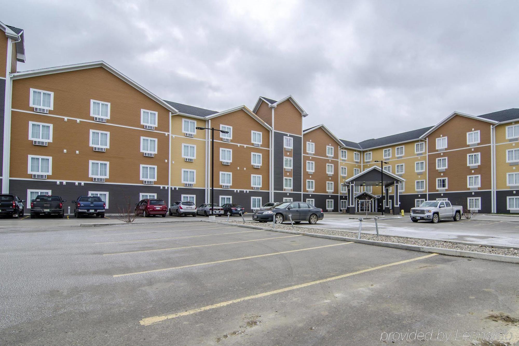 Quality Inn & Suites Estevan Esterno foto