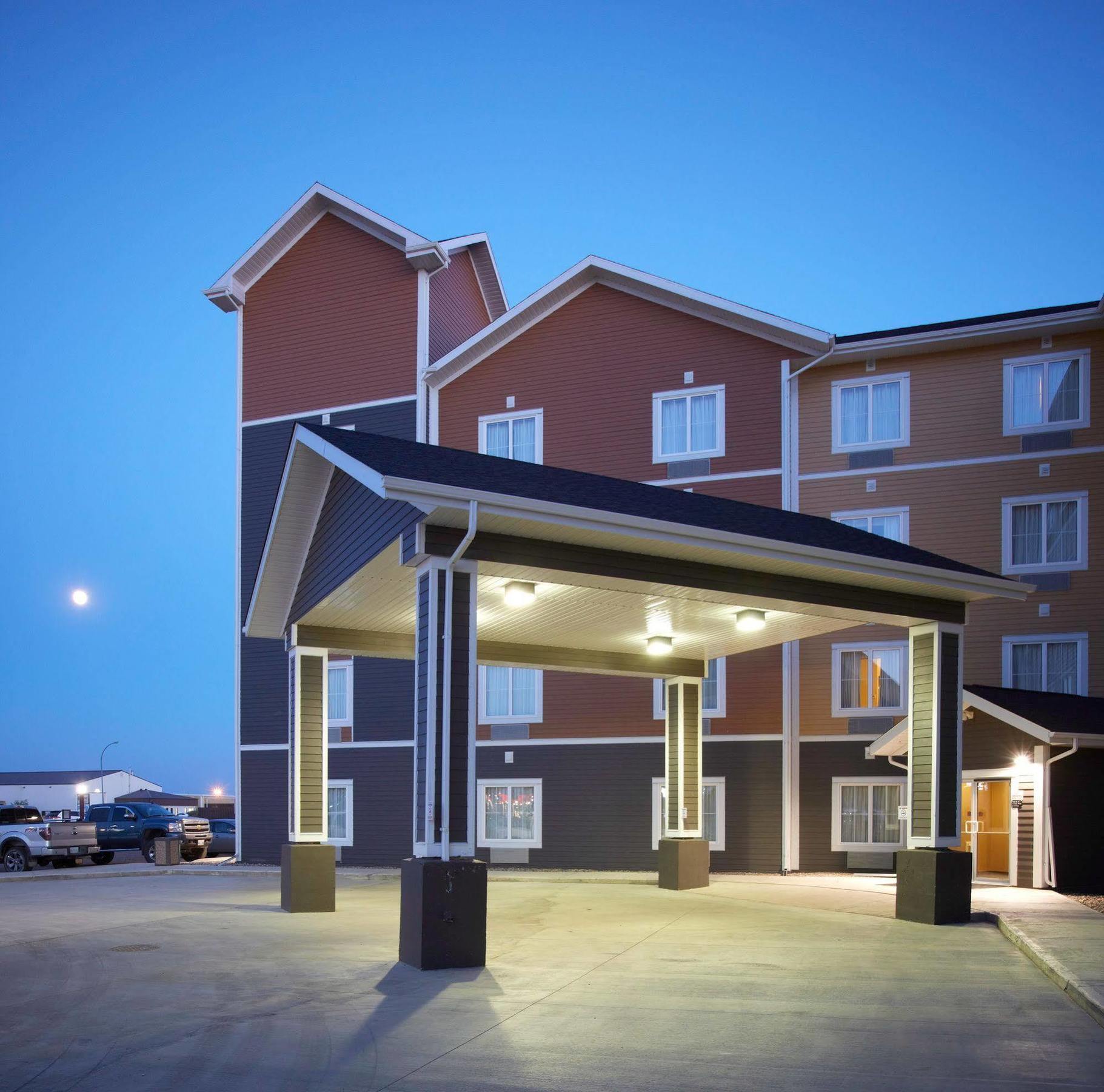 Quality Inn & Suites Estevan Esterno foto